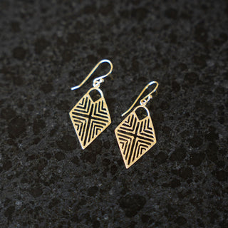 Plated 925 Silver Diamond Shaped Earrings